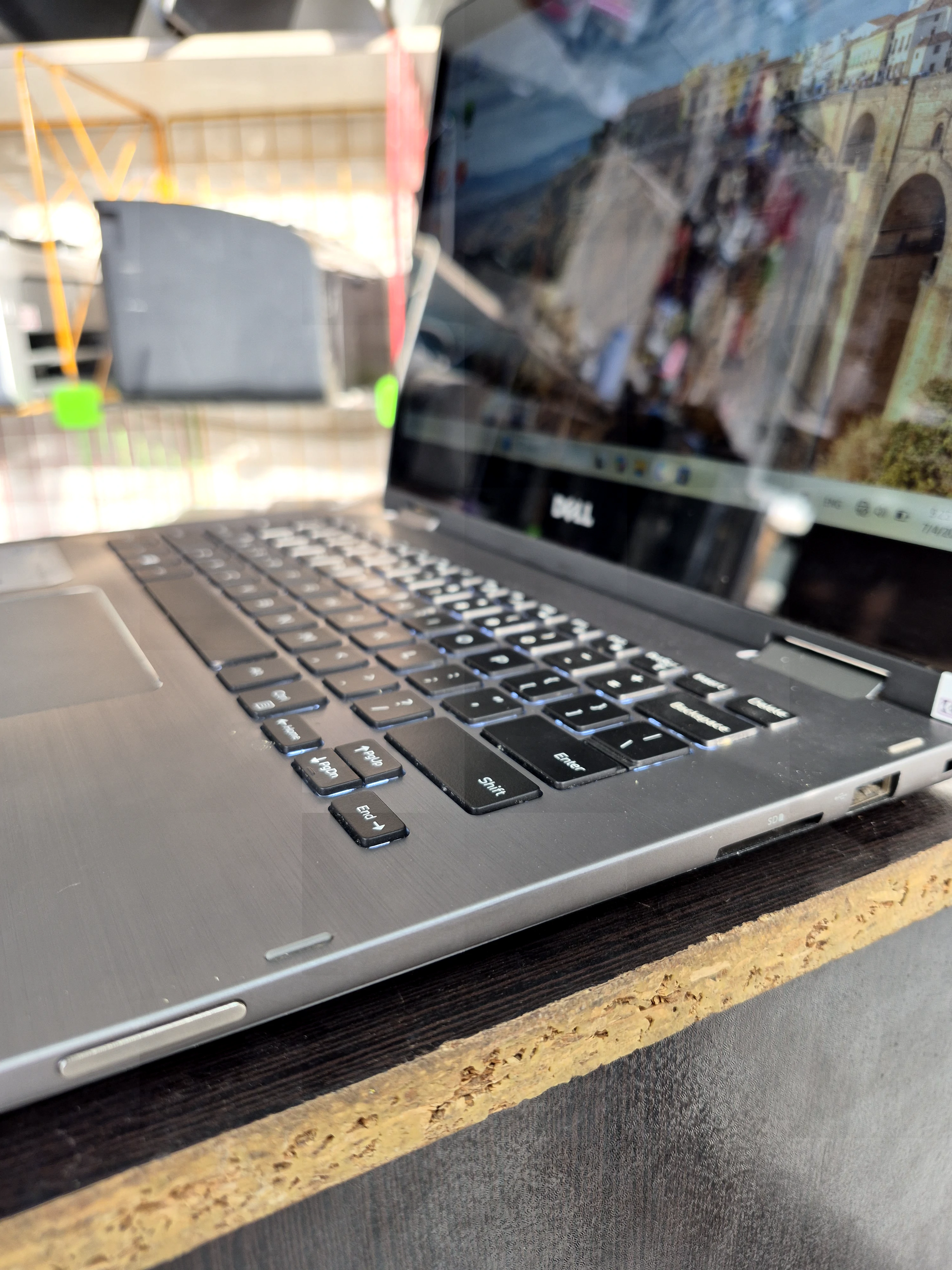 زاویه دیگر لپ تاپ استوک دل لمسی 13 اینچ مدل DELL Inspiron13 7375 2-in-1  Ryzen 7 2700U